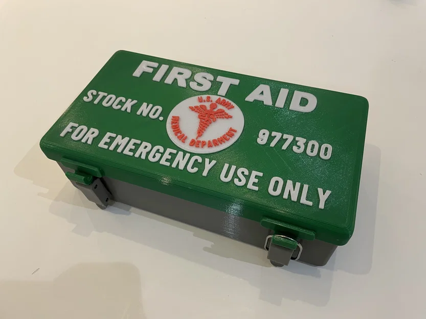 Hộp First Aid Kit US Army WWII – In 3D đa màu (không MMU) - Image 2