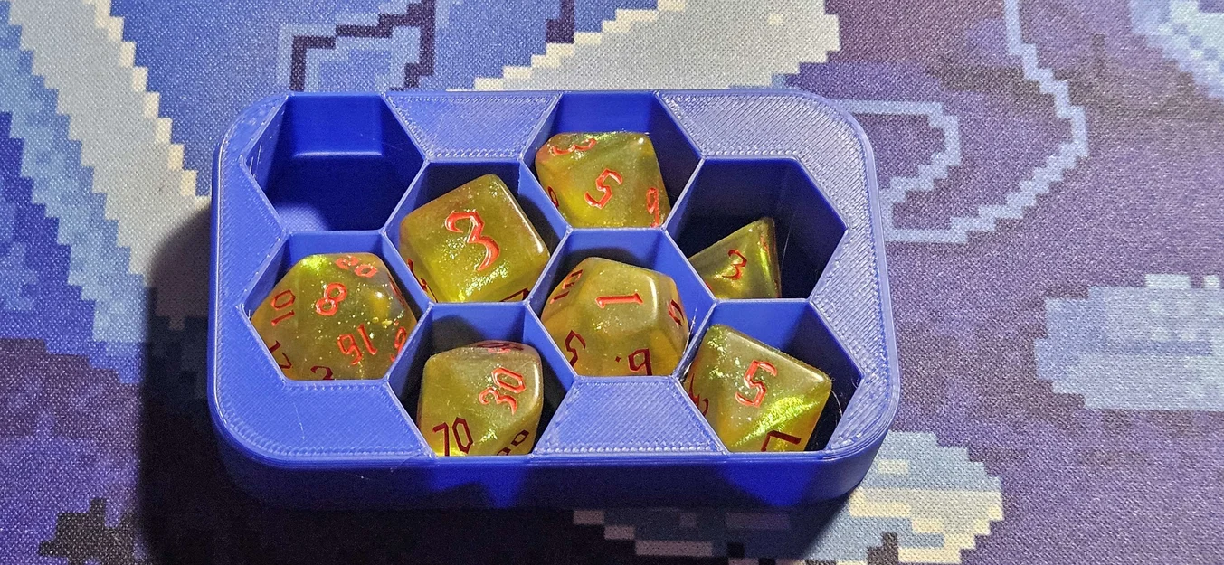 Hộp đựng xúc xắc trong hộp Altoids Tin (Altoids Tin Dice Box) - Image 1
