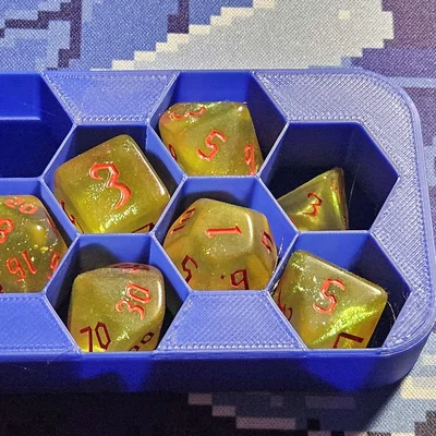 Hộp đựng xúc xắc trong hộp Altoids Tin (Altoids Tin Dice Box)