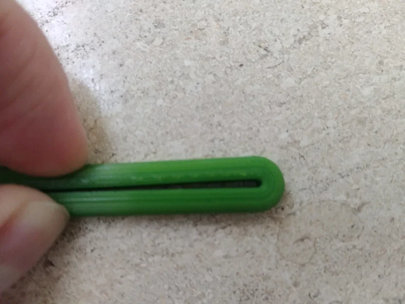 Dụng cụ bóp kem đánh răng dẻo (Flexible Toothpaste Squeezer) - Image 4