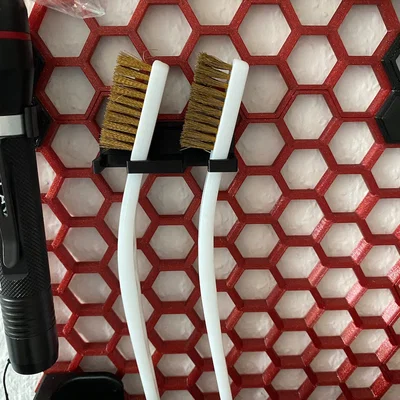 Giá treo bàn chải đồng tiện lợi cho hệ thống Honeycomb Storage Wall