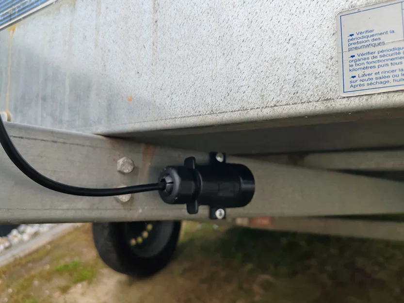 Giá đỡ phích cắm rơ-moóc (Support Fiche pour remorque) - Image 1