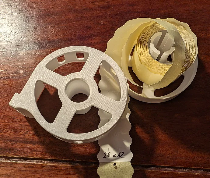 Giá đỡ cuộn tem dán 26x12mm cho xạ thủ (Target patch dispenser) - Image 3