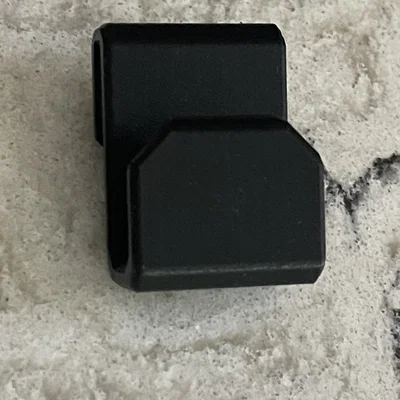Móc treo phụ kiện MOLLE bền bỉ cho xe Cybertruck
