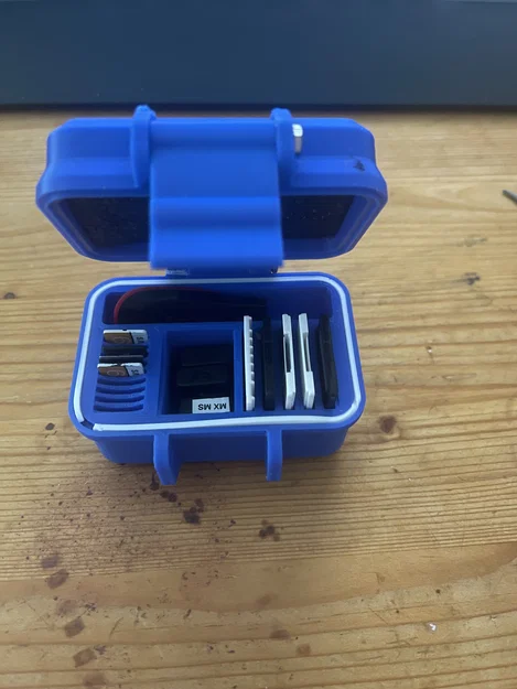 Hộp đựng thẻ nhớ và đầu thu USB đa năng in 3D siêu bền - Image 1