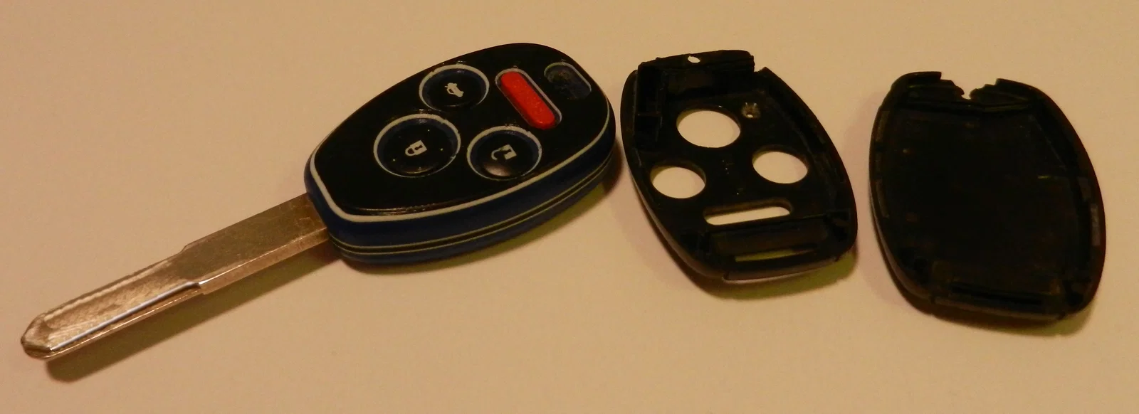 Vỏ remote chìa khóa Honda 2003–2005 (Key Fob Remote Housing) - Image 1