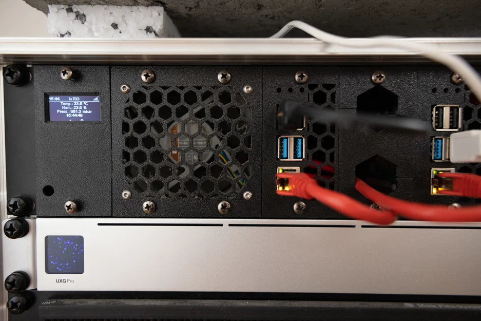 Panel rack 19" 2U dạng module (Modular 2U 19" Rack Panel) - Image 1