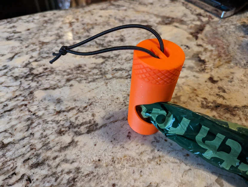 Hộp đựng túi dọn vệ sinh cho chó (Dog Poop Bag Holder) - Image 1