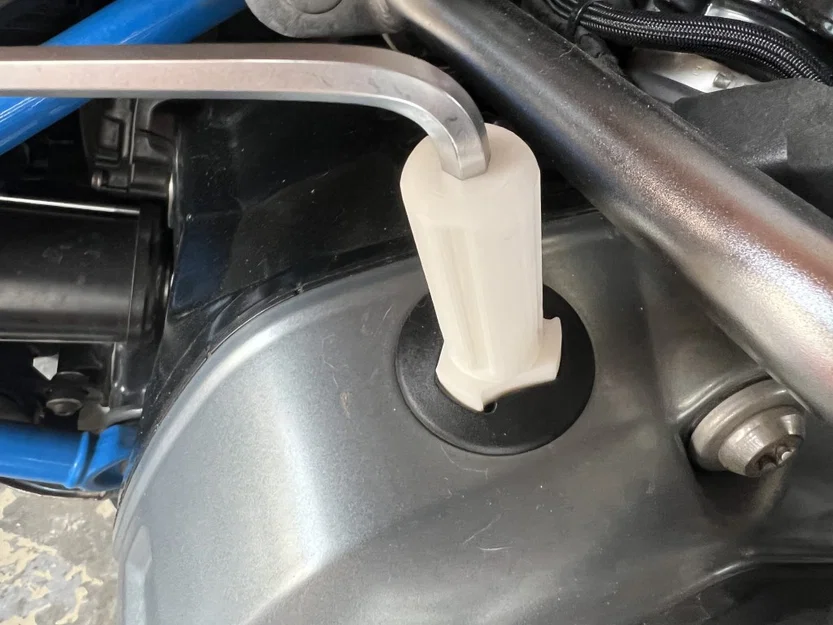 Dụng cụ mở nắp châm dầu 1200GS (1200GS Oil Filler Cap Tool) - Image 1
