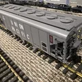 Chuyển toa Bachmann 98908 Hopper G-Scale 1:29 thành Covered Hopper 3 khoang - Thumbnail 2