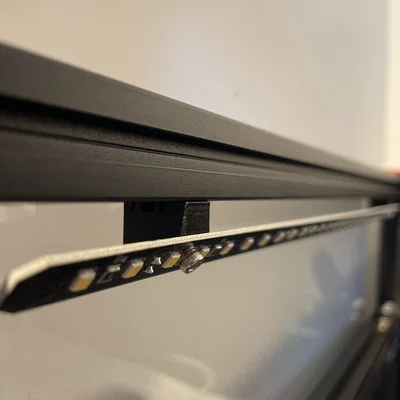 Ngàm gắn đèn LED nghiêng cho máy in 3D Voron V2.4 và Trident