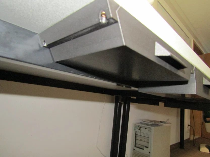 Ngăn kéo mini gắn dưới bàn (Short Under Desk Drawer) tiện lợi - Image 1
