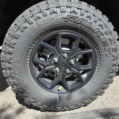 Nắp van bánh xe hình chú vịt vàng cho xe JEEP - Phụ kiện 3D siêu cute