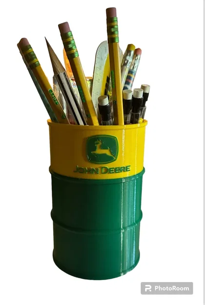 Ống Cắm Bút Mô Hình Thùng Dầu John Deere Độc Đáo Cho Bàn Làm Việc - Image 1
