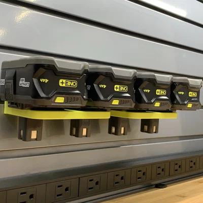 Giá treo pin Ryobi 18V tiện lợi trên tường Slat Wall