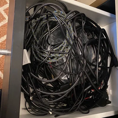 Giá Treo Dây Cáp Gắn Tường (Wall Mount Cable Organizer)