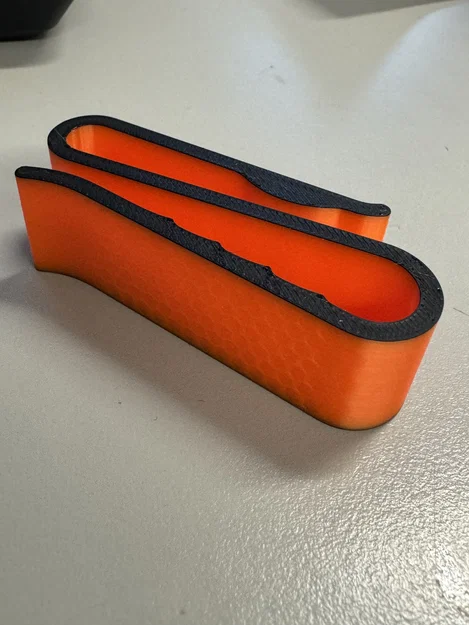 Kẹp gài kính mát cho tấm che nắng (Sunvisor clip for sunglasses) - Image 1