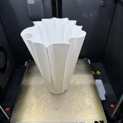 Mẫu lọ hoa trang trí 3D nghệ thuật dáng gợn sóng