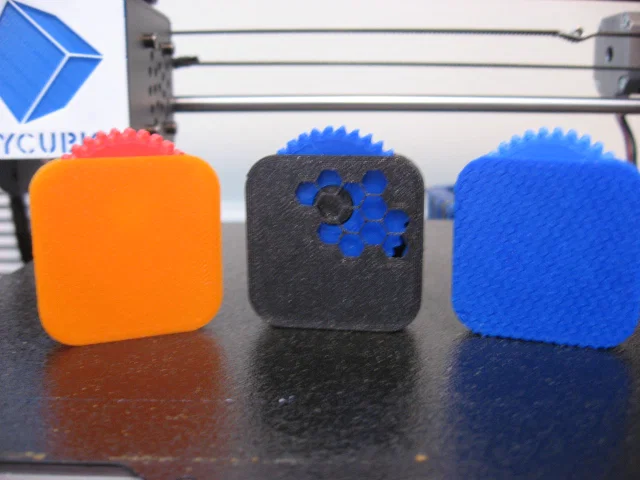 Clicky Fidget – Đồ chơi bấm click in nhanh, không cần support - Image 1