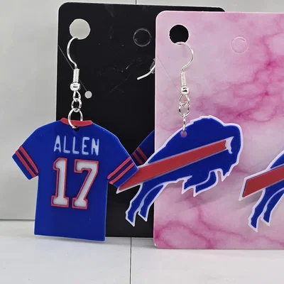 Bông tai Buffalo Bills và áo đấu Allen