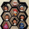 Kệ trưng bày hình lục giác cho mô hình Doorables (Đa dạng kích thước) - Thumbnail 1