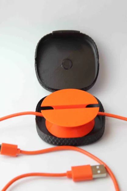 Giới thiệu hộp cuộn cáp dữ liệu xoay gọn nhẹ Ultimate Portable Rotatable - Image 6