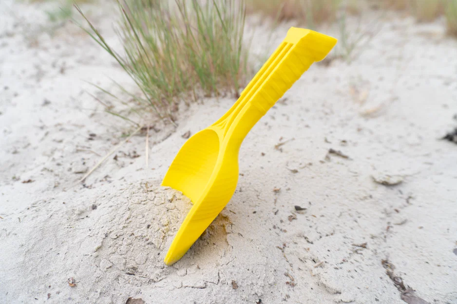 Xẻng Xúc Cát Đỉnh Nhất (The Ultimate Sand Shovel) - Image 1