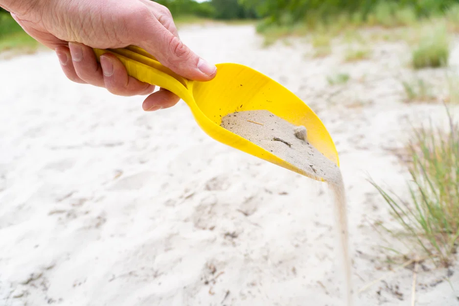 Xẻng Xúc Cát Đỉnh Nhất (The Ultimate Sand Shovel) - Image 2