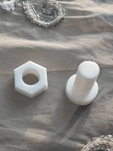 Mô hình đồ chơi ốc vít (Large Fidget Screw and Bolt) in 3D siêu tốc - Image 2