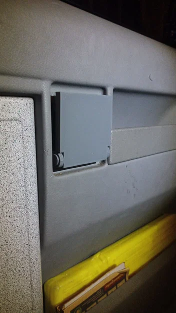 Thay thế khay để ly VW T4 (VW T4 Cup Holder Replacement) - Image 2