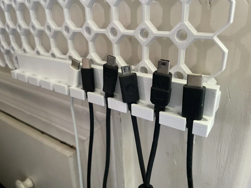 Giá treo cáp USB cho Multiboard bằng MultiConnect siêu gọn - Image 1