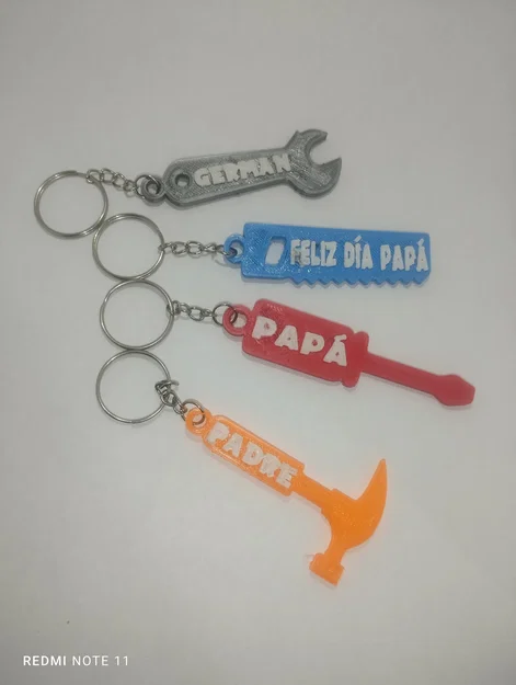 Móc khóa hình dụng cụ cầm tay in 3D làm quà tặng ngày của Cha - Image 1