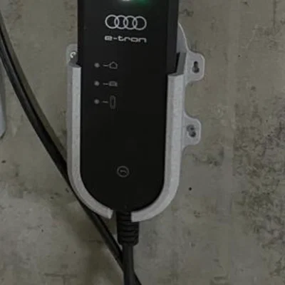 Giá treo tường bộ sạc Audi e-tron (Wallholder charger wallmount)