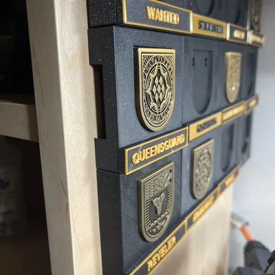 Kệ trưng bày Title Seal Destiny 2