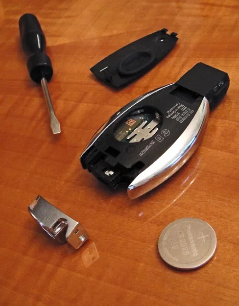 Nắp đậy pin chìa khóa Mercedes (Mercedes Key Fob Battery Cover) - Image 1
