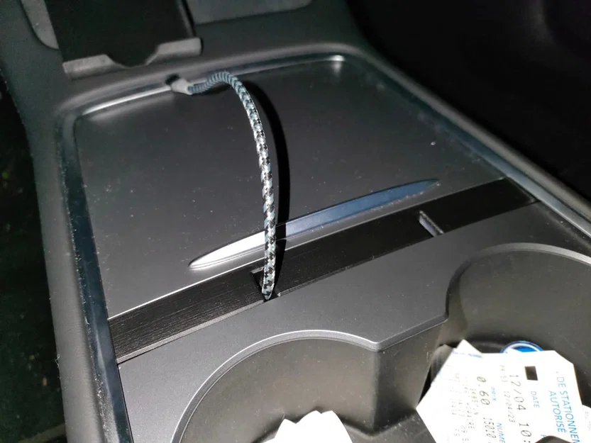 Giá giữ cáp cho Tesla Model 3 & Y (ốp nội thất thế hệ 2) - Image 1