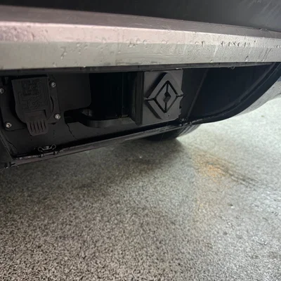 Remix Hộp Đồ Nghề Gắn Trailer Hitch cho Rivian R1S