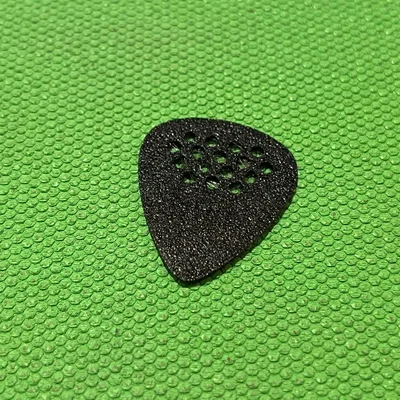 Miếng gảy đàn Guitar (Guitar Pick) in 3D tiện lợi với độ bám tốt