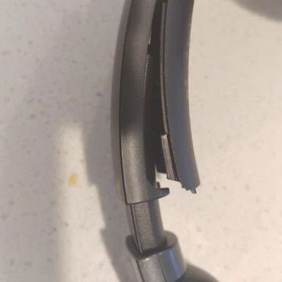 Sửa tai nghe Sony WHXB900N (kẹp gia cố)