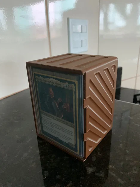 Hộp bài Commander showcase deckbox - MK. II - Image 1