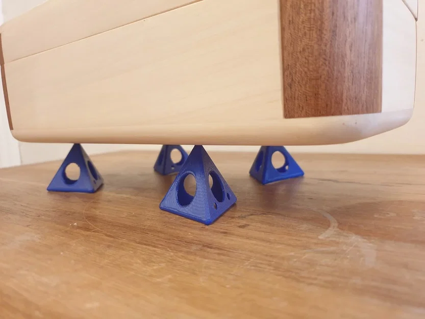 Cone kê sơn 40mm – xếp chồng & bắt vít (Paint cones - Stackable and screwable) - Image 2