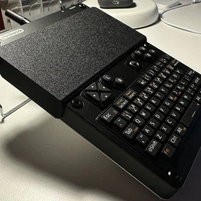 Nắp che bảo vệ màn hình cho uConsole (ClockworkPi)