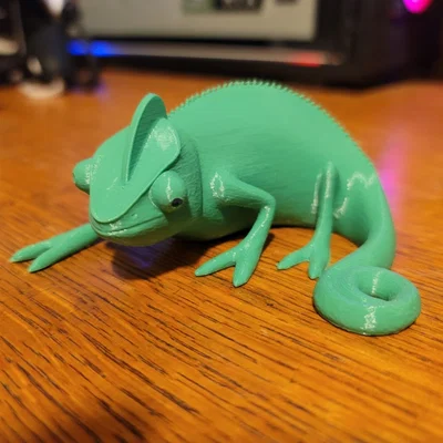 Mô hình tắc kè hoa (Crested Chameleon) chi tiết sắc nét để in 3D