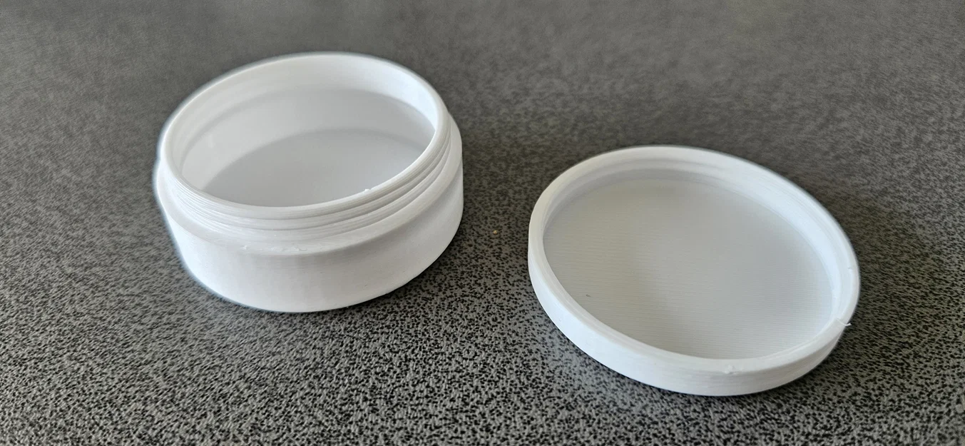 Hộp đựng đồ đa năng nắp vặn ren 3D - Mẫu nhỏ gọn tiện ích - Image 1