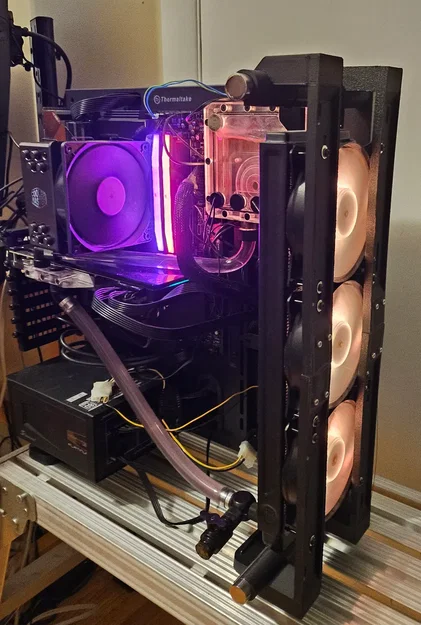 Thermaltake P3 TG: bracket gắn thêm quạt/radiator cho kính cong/phẳng - Image 1