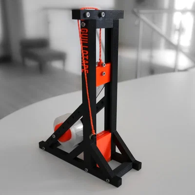 Guillotape Tape Dispenser – Đồ Cắt Băng Keo Kiểu Máy Chém