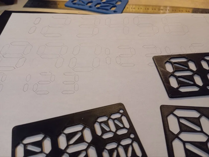 Thẻ Khuôn (Stencil) Số & Bảng Chữ Cái – Cỡ Thẻ Tín Dụng - Image 1