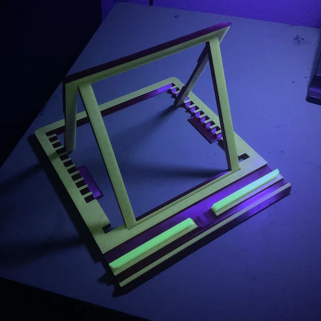 Giá đỡ tablet gập gọn cải tiến (Better Folding Tablet Stand) - Image 1