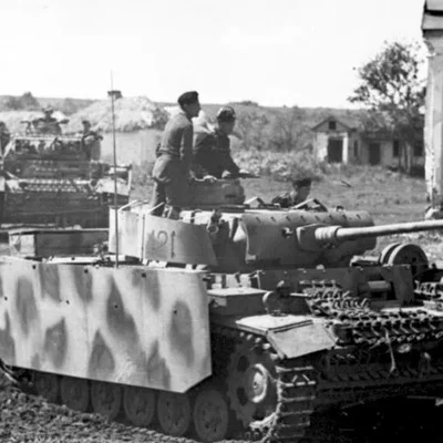 Mô hình xe tăng Panzer III tỉ lệ 1/100 với giáp hông gia cố