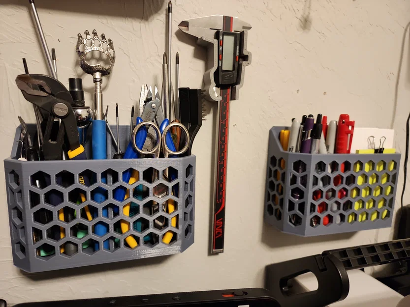 Giá treo tường đa năng tổ ong - Giải pháp dọn dẹp bàn làm việc gọn gàng - Image 1